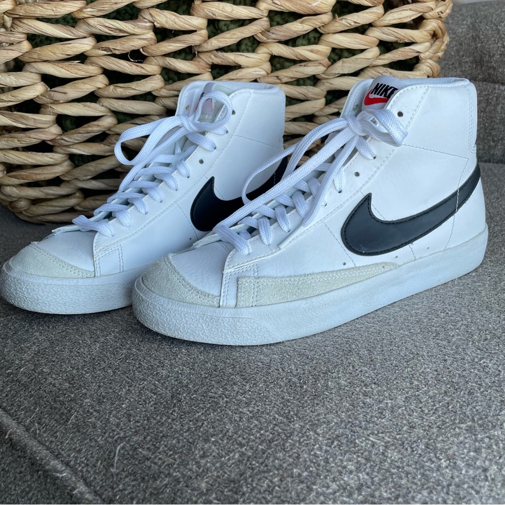 Nike Blazer Mid '77 Hightops Youth Size 7 EUC White/Black - Picture 4 of 15